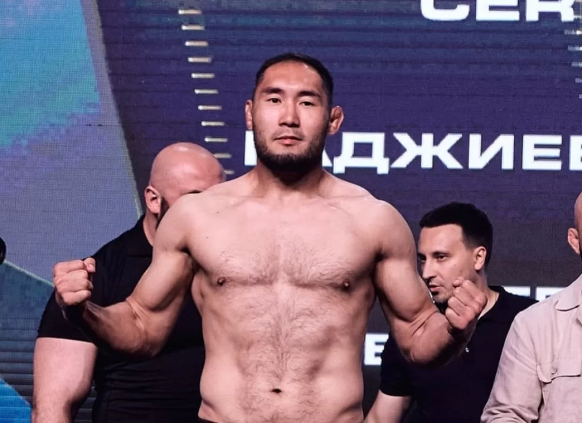 Қазақ файтері нокдауннан кейін жеңіске жетті