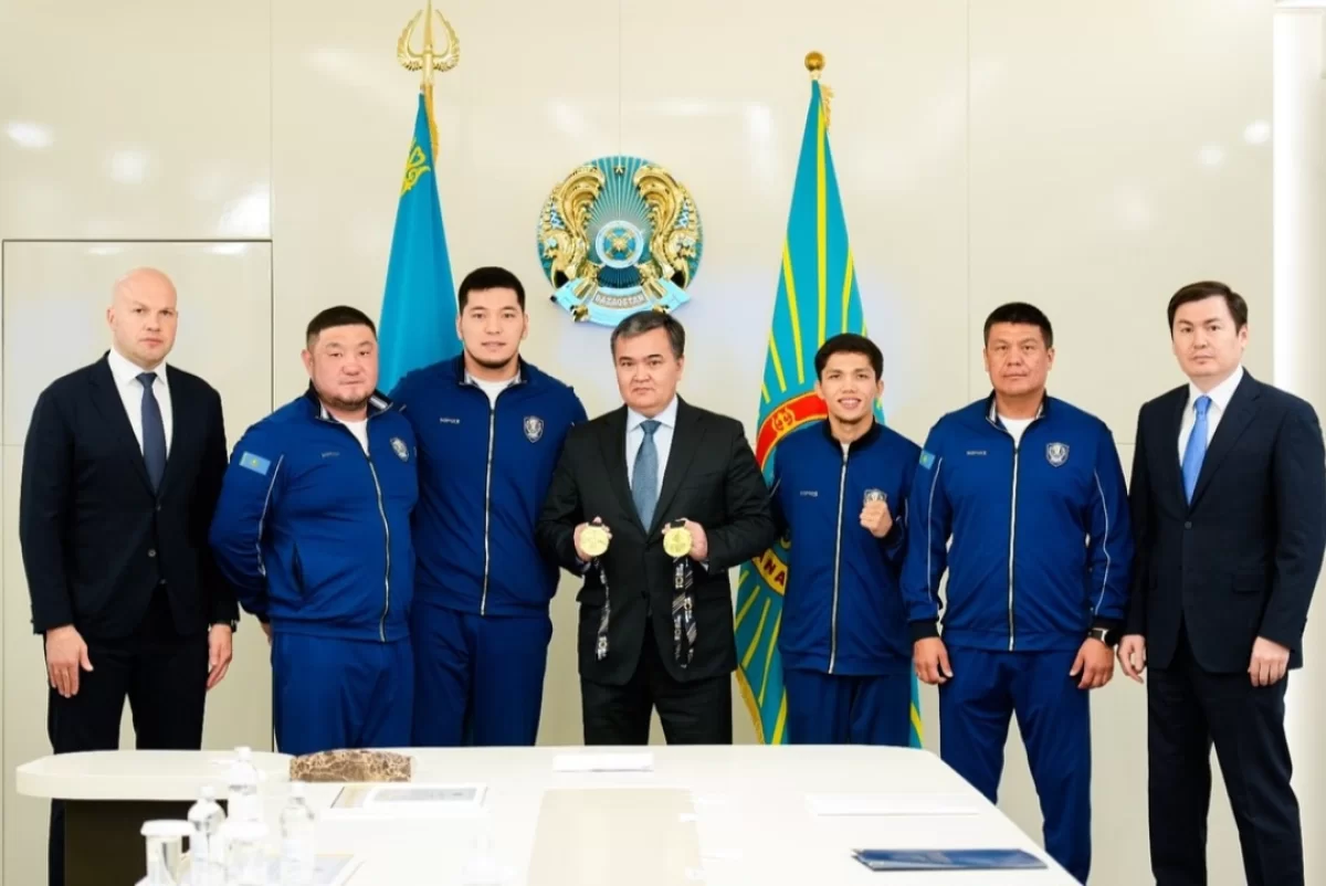 Астана әкімдігі Айбек пен Санжарға 30 млн теңге табыстады