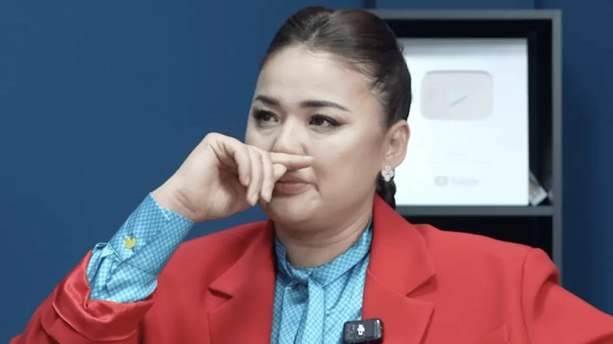 «Күйеуін әлі ұмытпаған»: Мөлдір Мұқанованың көз жасына толы сұхбаты елді ойландырды