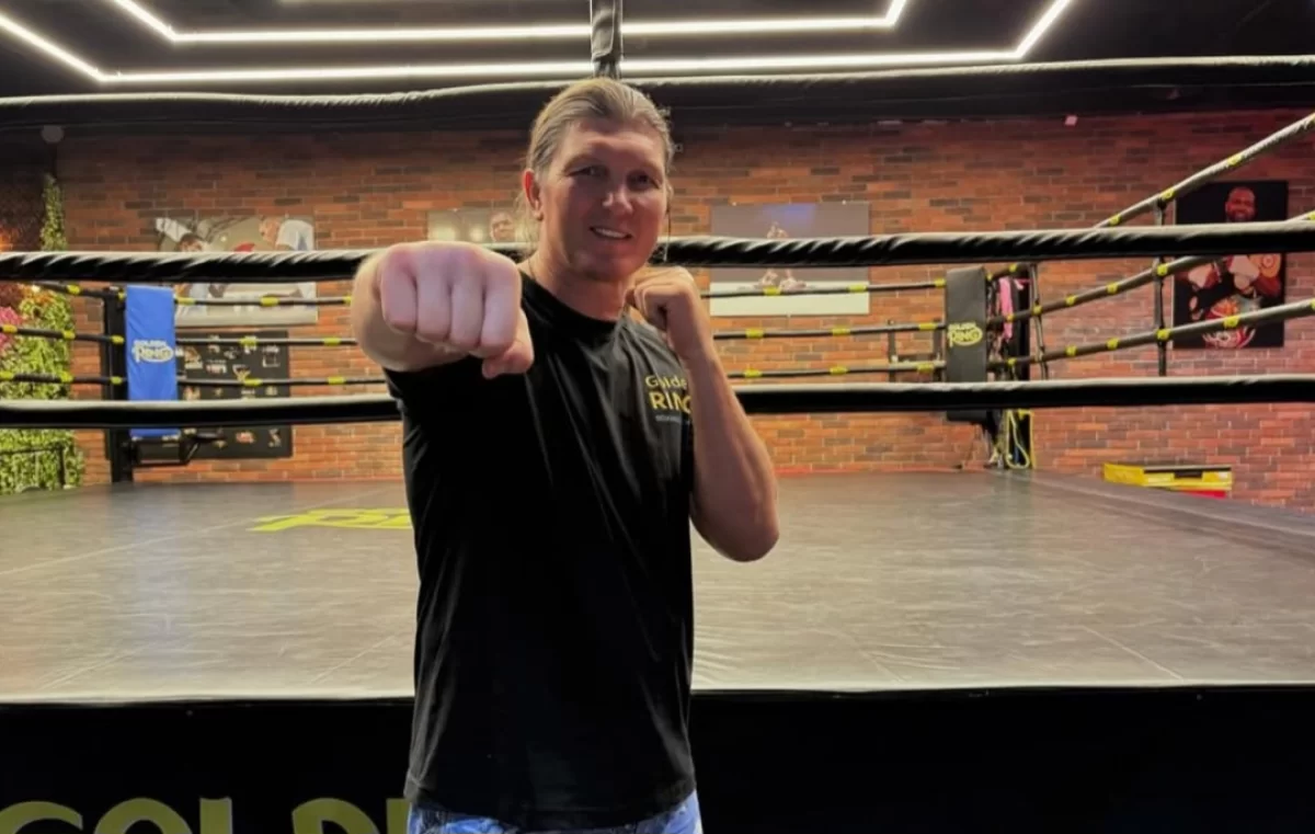 «Боксшылар кез келген стильге дайын болуы керек» — Василий Жиров ӘЧ-2025 жайлы