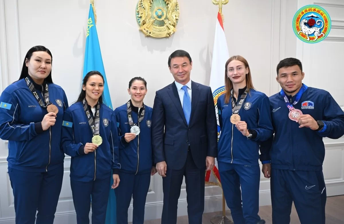 Алматы әкімі ӘЧ жүлдегерлерін марапаттады