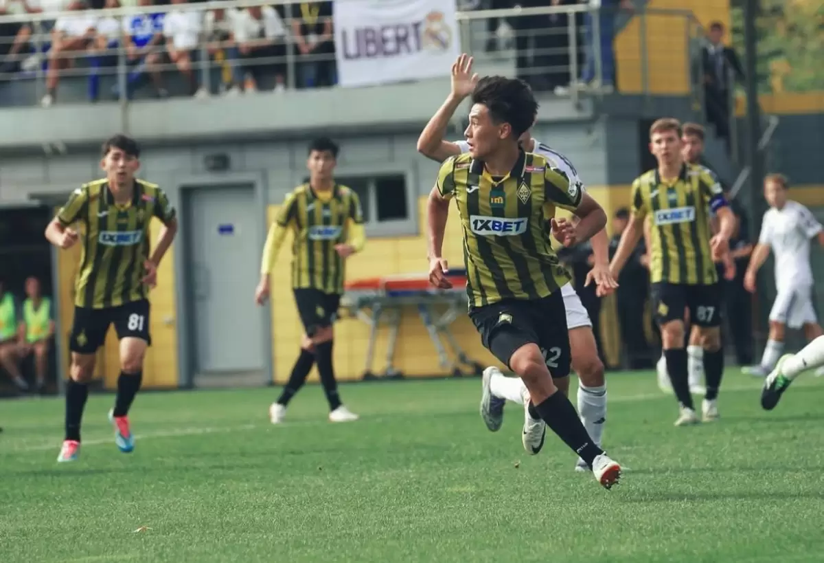 Футбол көріп отырғанда әйелімді сиқырлау