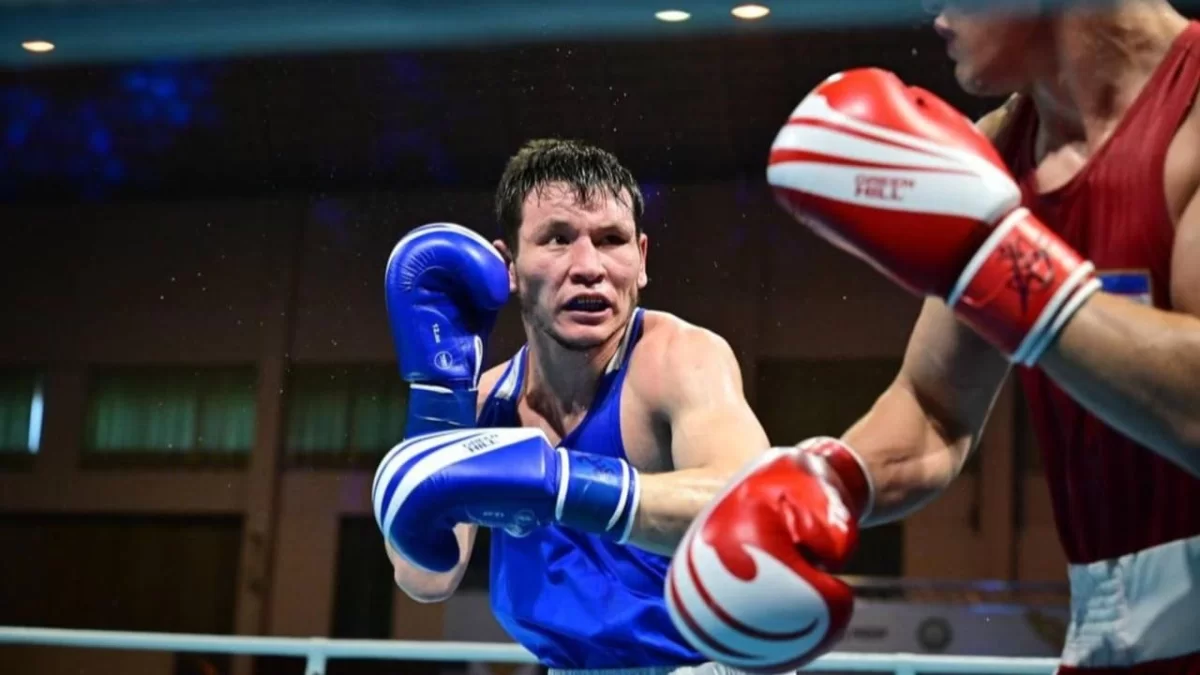 Оралбайдың басты қарсыласы әлем чемпионын жеңіп, «алтынға» қадам басты
