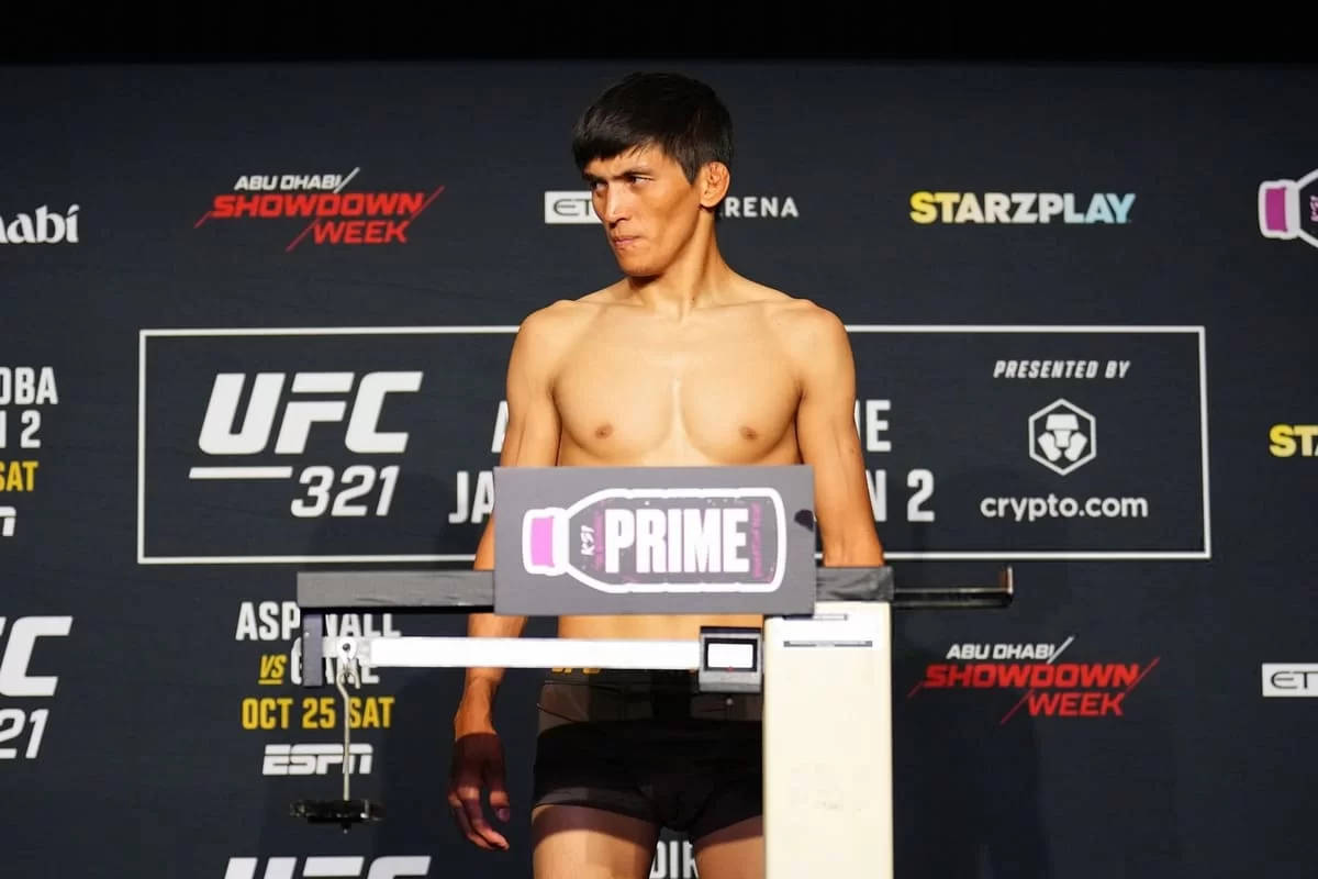 UFC қазақстандық файтерді жазалады