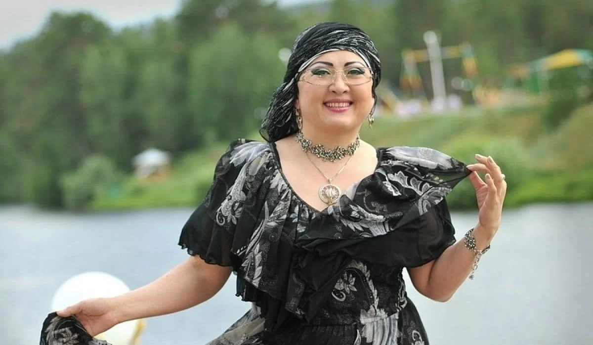 «Бұл мен бе?» — Мақпал Жүнісованы өз «егізі» түнгі клубта таңғалдырды