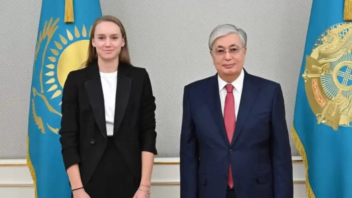 Қасым-Жомарт Тоқаев Елена Рыбакинаны марапаттады