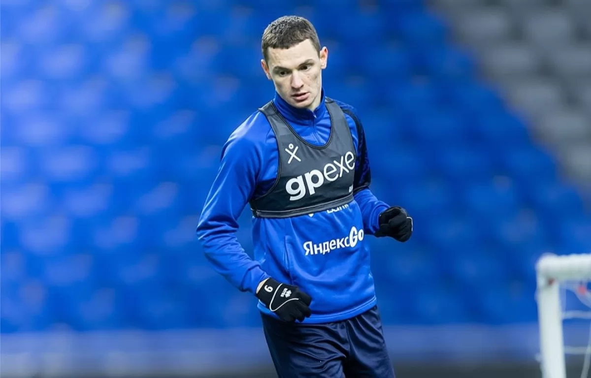 «Отбасымды да араластырып жатыр...» — Ислам Чесноков трансфер жайлы қауесетке жауап берді