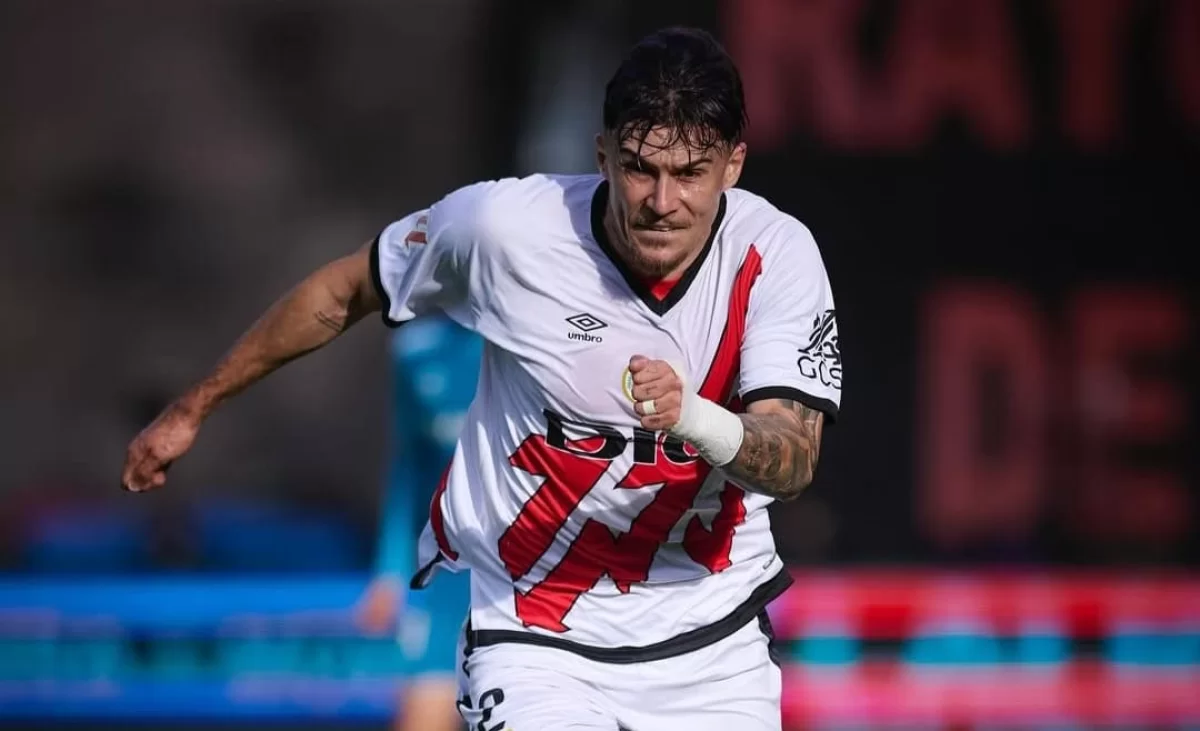 Румыниялық қорғаушы Холанд пен Винисиусты басып озды