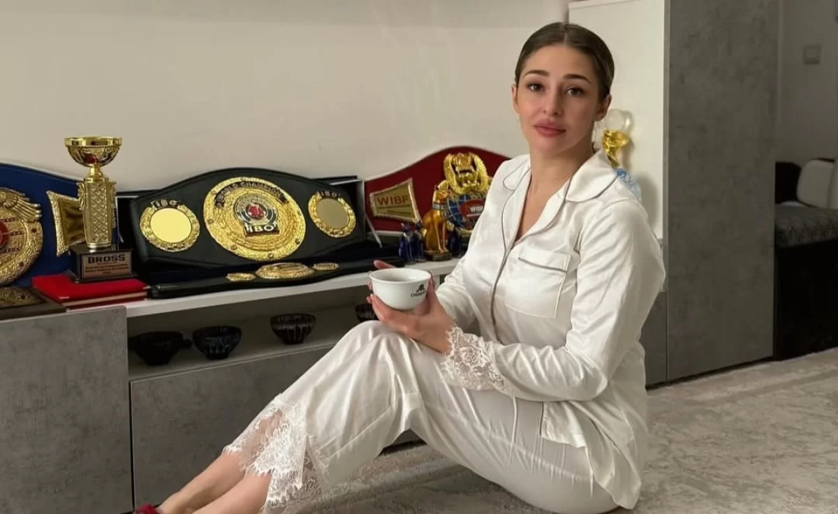 Визасы жоқ чемпион! Қазақстандық боксшы Египеттегі жекпе-жегіне әрең ұшып кетті