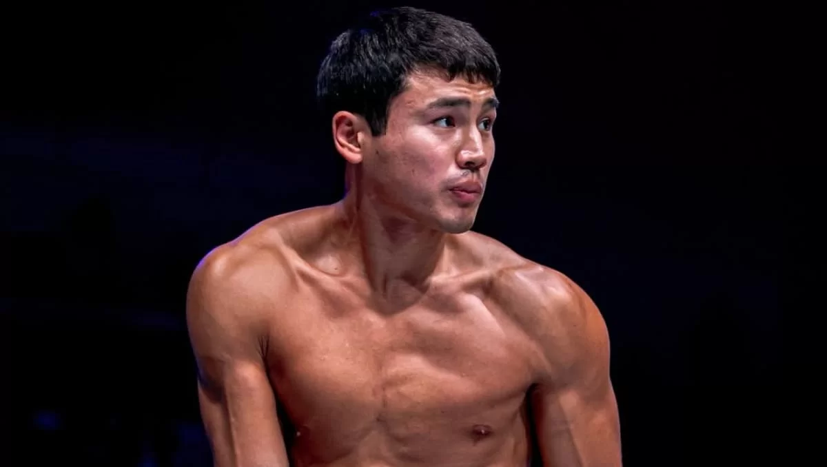 Еркебұлан Тоқтардың қарапайым қадамы жұрттың жүрегін елжіретті (ВИДЕО)