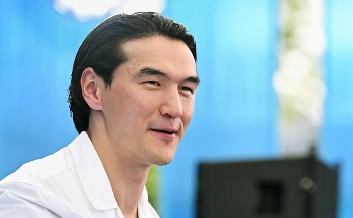 Әлем чемпионы Нұрлан Сабуровпен кездесті