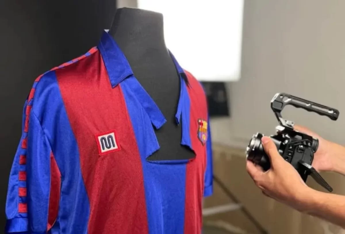 Марадонаның жыртылған жейдесі 179 мың долларға сатылды