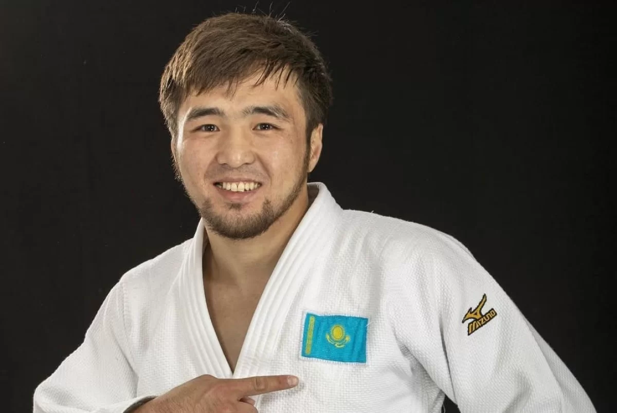 Қазақстан құрамасы Елдос Сметовке қатысты күтпеген шешім қабылдады