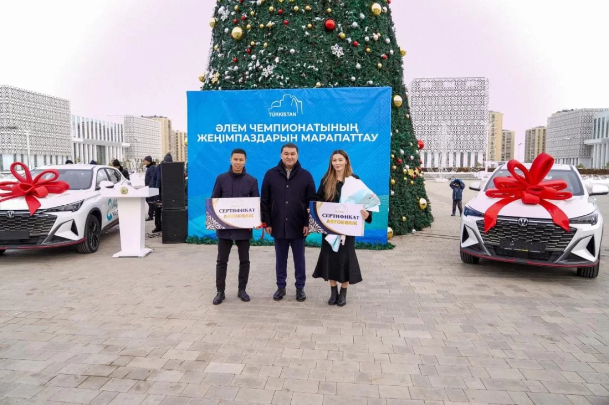 Түркістанда Сәкен Бибосыновқа ерекше құрмет көрсетілді