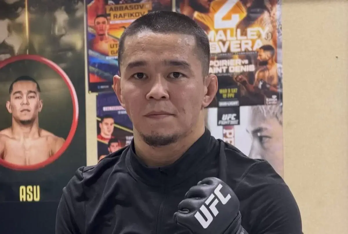 Асу Алмабаев Шавкат Рахмоновпен түскен фотоны жариялап, «екіойлы» жазба қалдырды