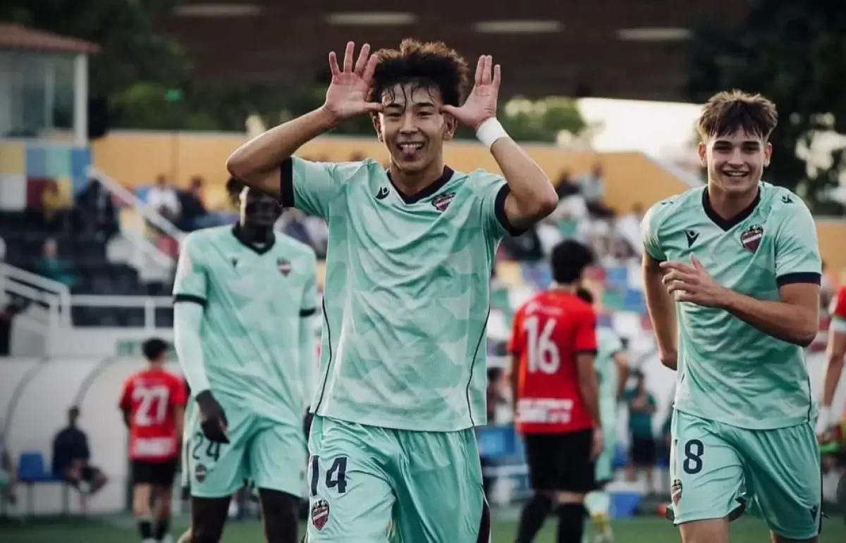 17 жастағы қазақ испаниялық клубпен ұзақмерзімді келісімшартқа отырды