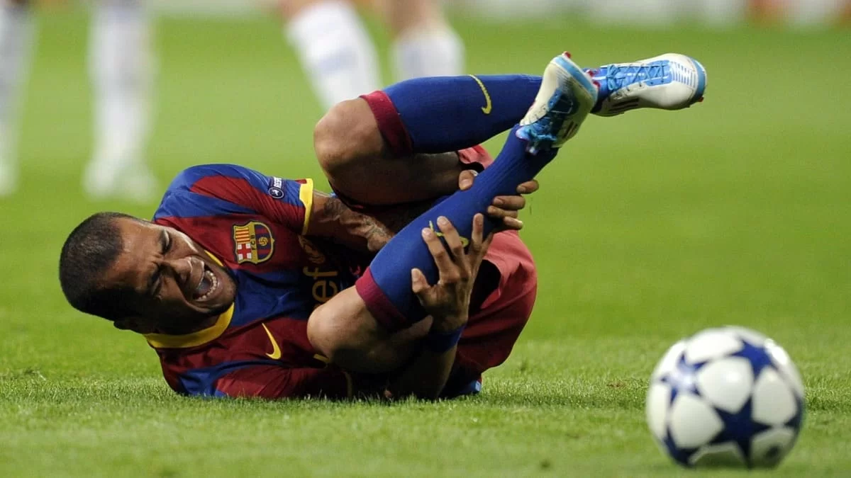 Уақыт созу енді жазаланбақ: футболда жаңа ережелер талқылануда