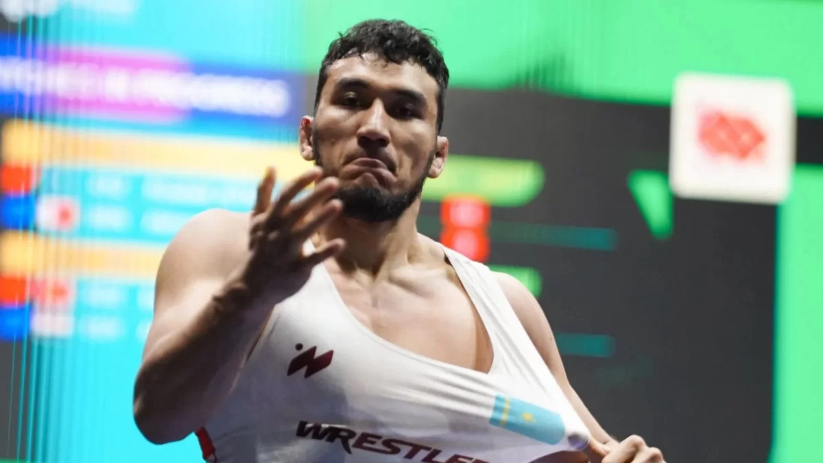 Қазақстанның еркін күрестегі тұңғыш әлем чемпионы әке атанды