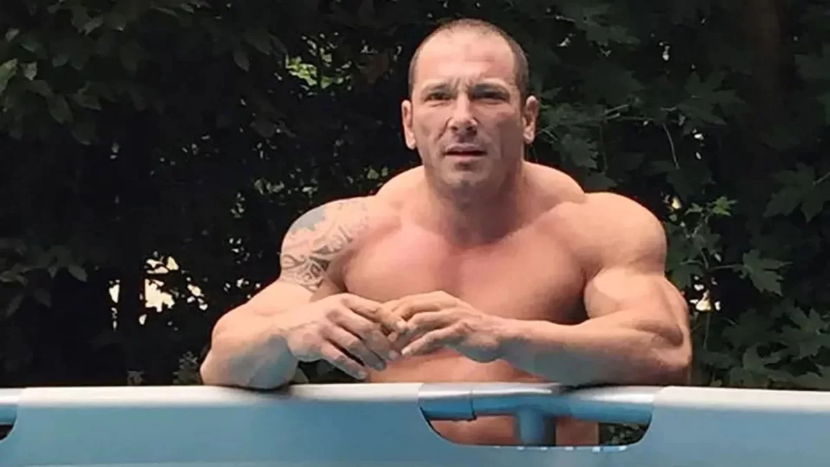 "Гигант" лақап атымен танылған бодибилдинг чемпионы 48 жасында көз жұмды