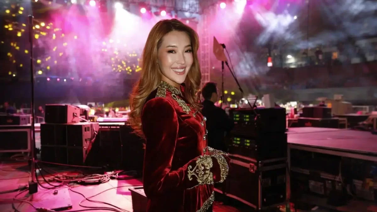 "Билеп жүре берші": "Ред флаг" әнін айтқан танымал блогер сынға қалды