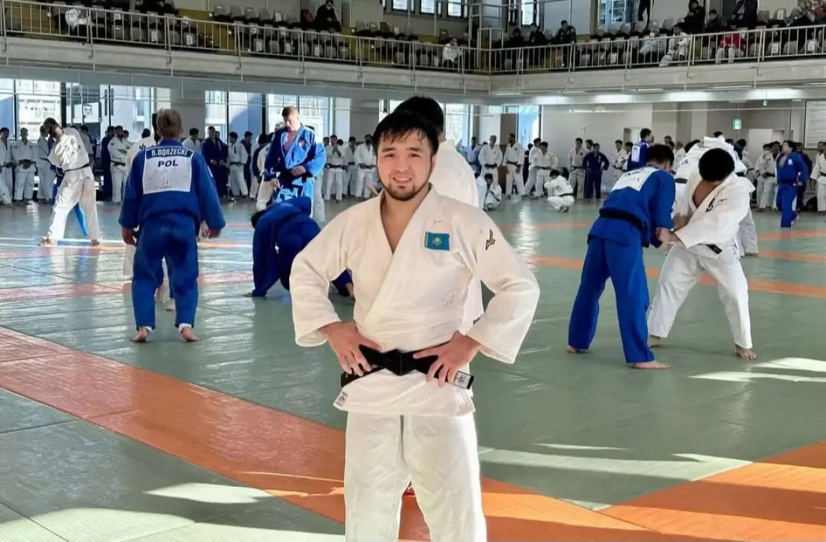 Елдос Сметов жаттығу залынан бейнежазба жариялады (ВИДЕО)