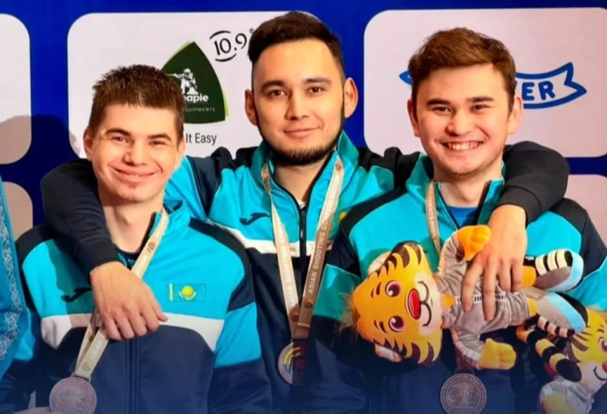 Қазақстан құрамасы Азия чемпионатын қос медальмен бастады