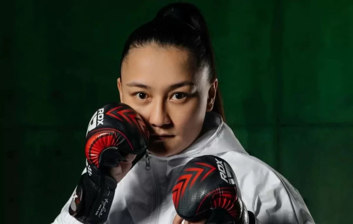 Қазақ қызы айқас алдында қарсыласын "көзбен жеп қойды" (ВИДЕО)