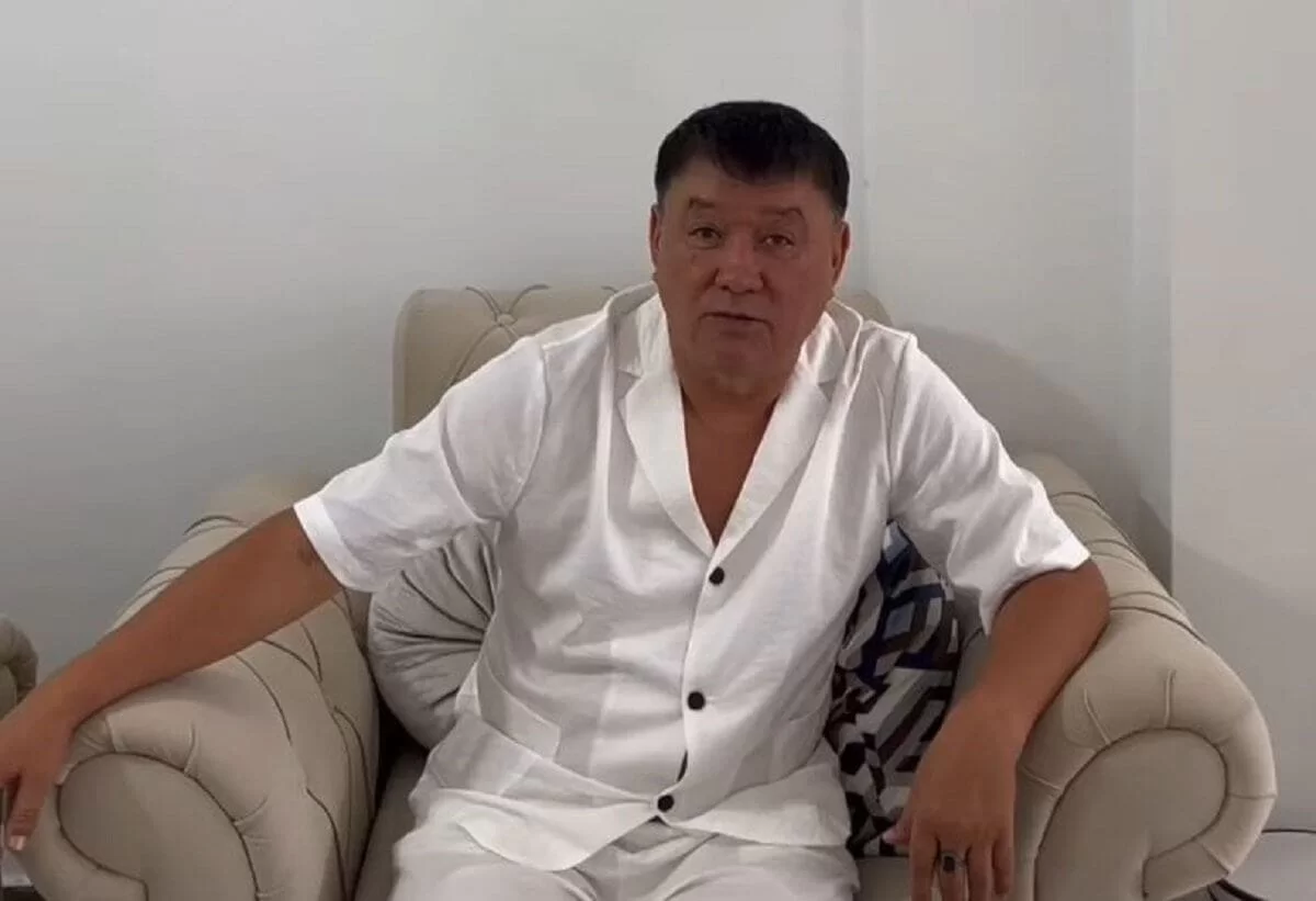 Қайрат Нұртастың әкесі үлкен келінінің неге "сәлем салмайтынын" түсіндірді (ВИДЕО)