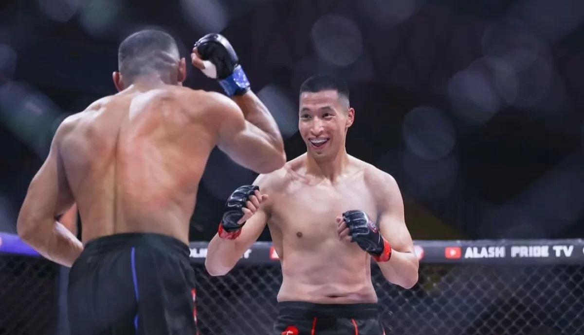 Қазақстандық файтер шоу жасап, өзбекстандық қарсыласын бірінші раундта-ақ сұлатып салды