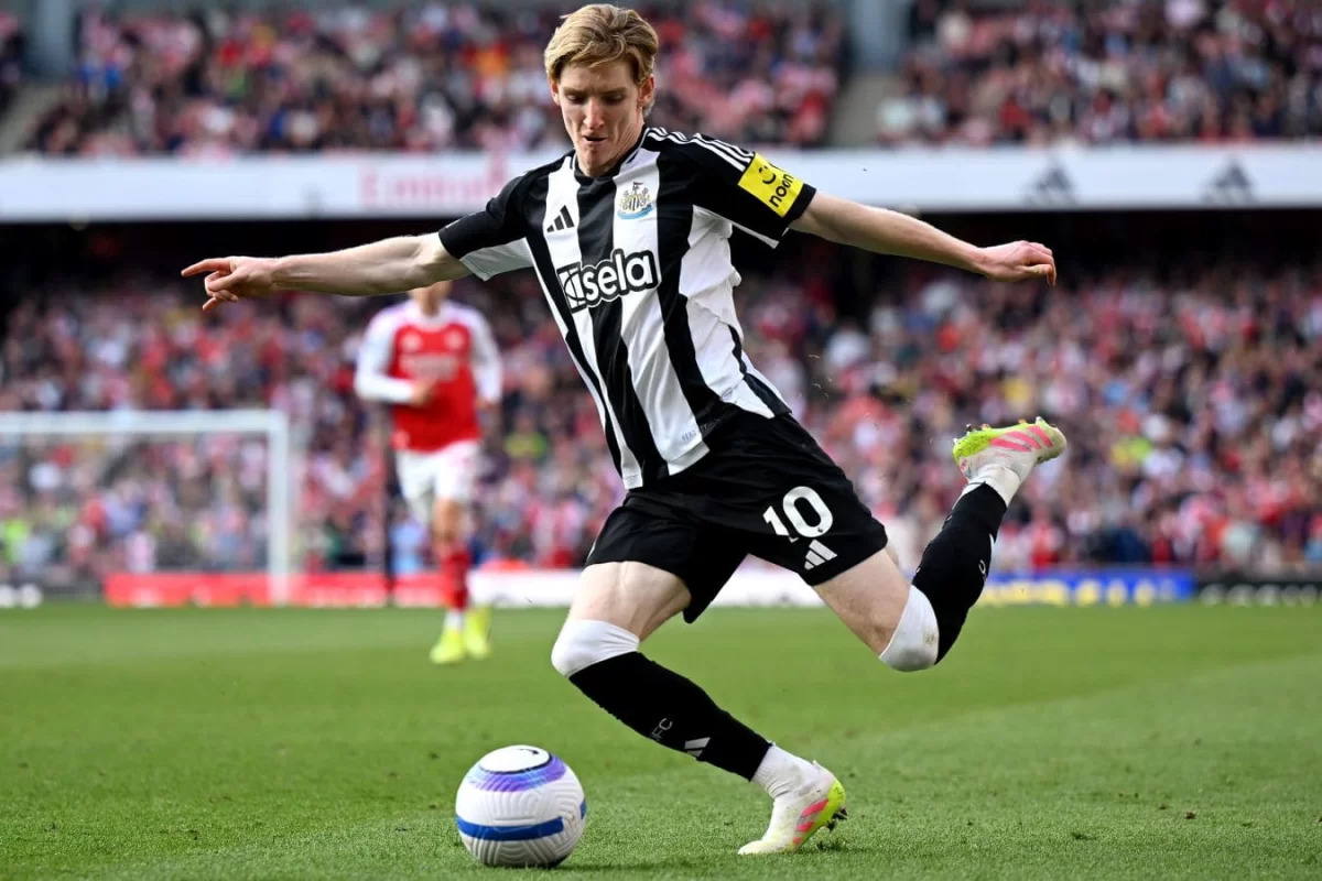 "Арсенал", "Ливерпуль" және "Ман Сити" Англия жұлдызына талас жүргізуде