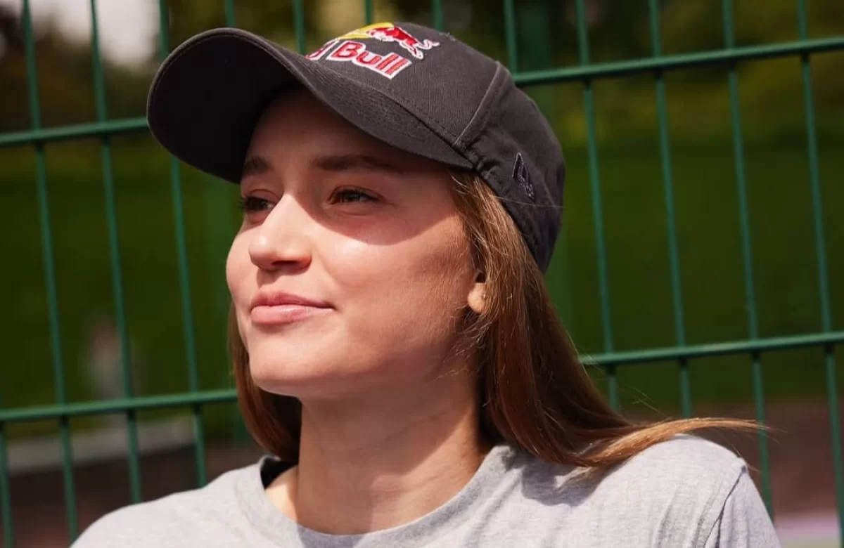 Елена Рыбакинаға қамзол сыйланды: теннисшінің әсерлі реакциясы видеоға түсіп қалды