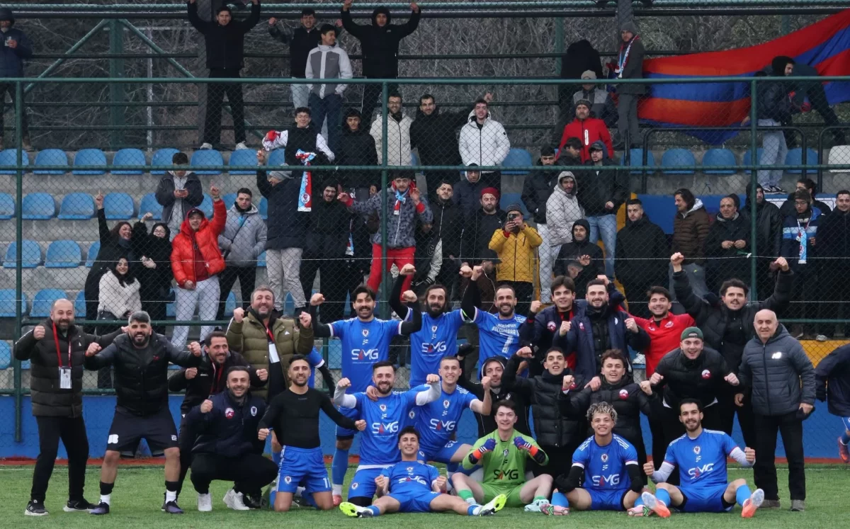 Футболшы матч кезінде құсты "тірілтті" (ВИДЕО)