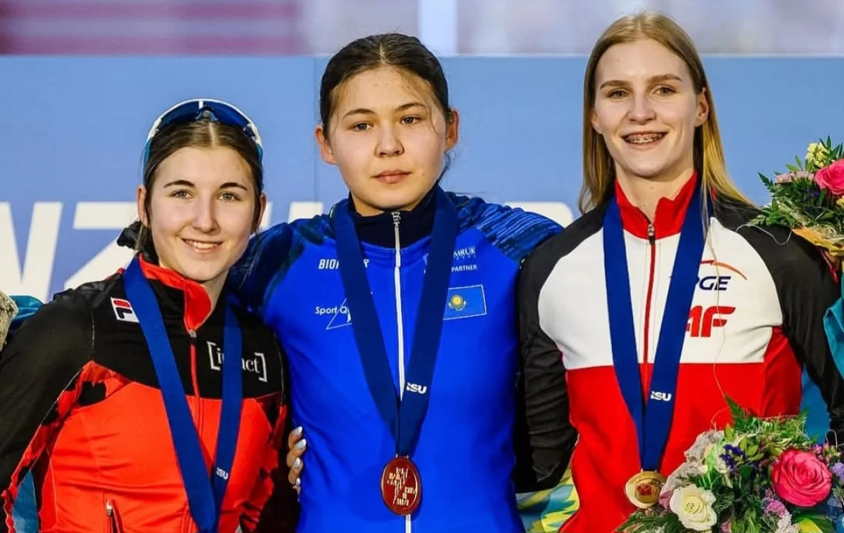 Қазақстандық спортшы әлем чемпионы атанды, бірақ марапаттау кезінде гимннен "қате" кетті (ВИДЕО)