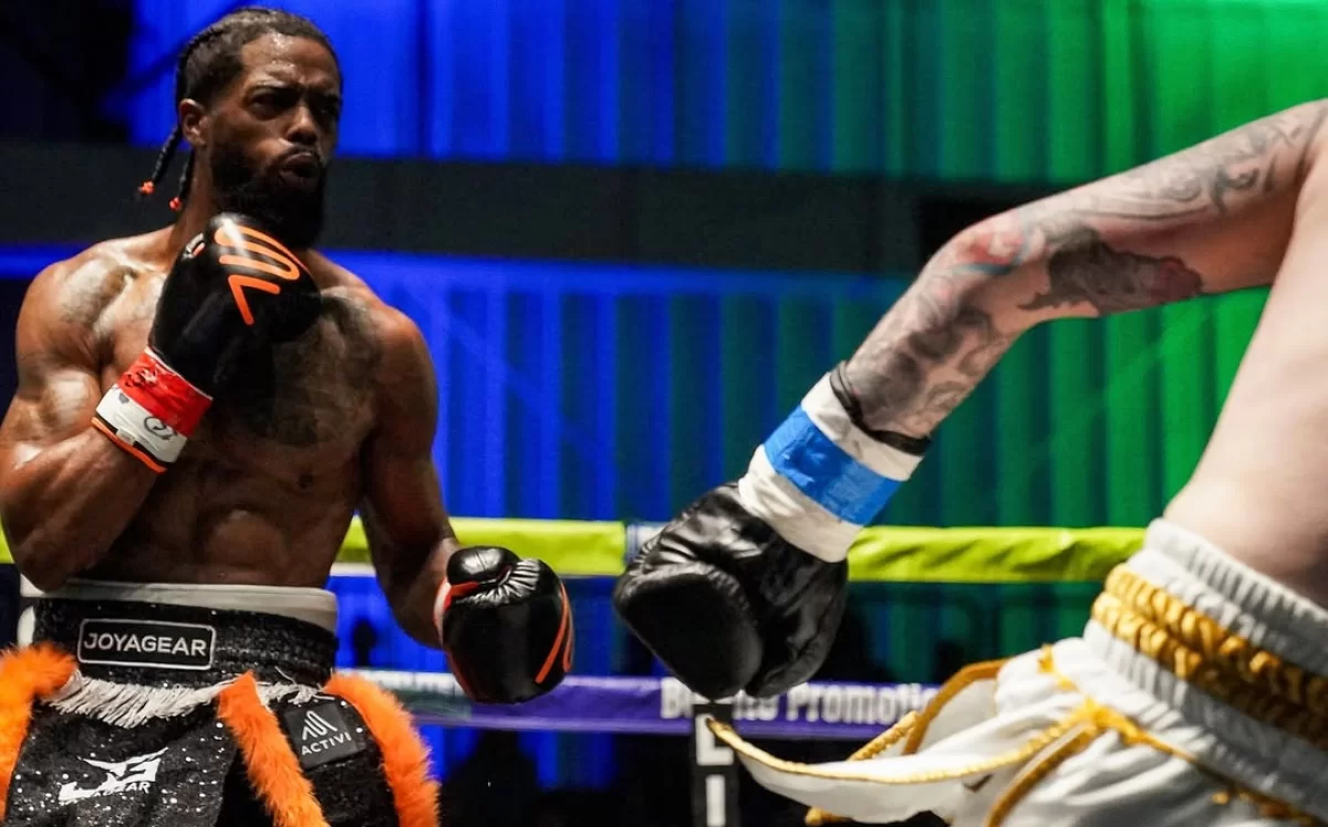 5-секундтағы нокаут: Боксшы бір ғана соққымен жеңіске жетті (ВИДЕО)