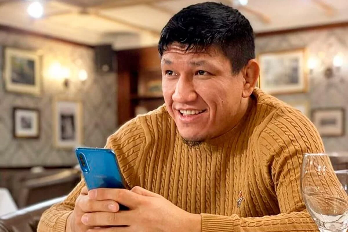 Қуат Хамитов қазақтың танымал ММА файтерін "әшкереледі" (ВИДЕО)