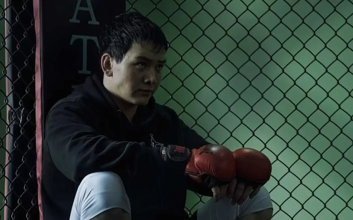 Қазақстандық актер өзбектің "Сатурнымен" жұдырықтасады