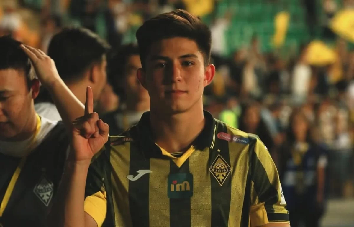 "Челси" капитанының әкесі Дастан Сәтпаевты жаттықтырады