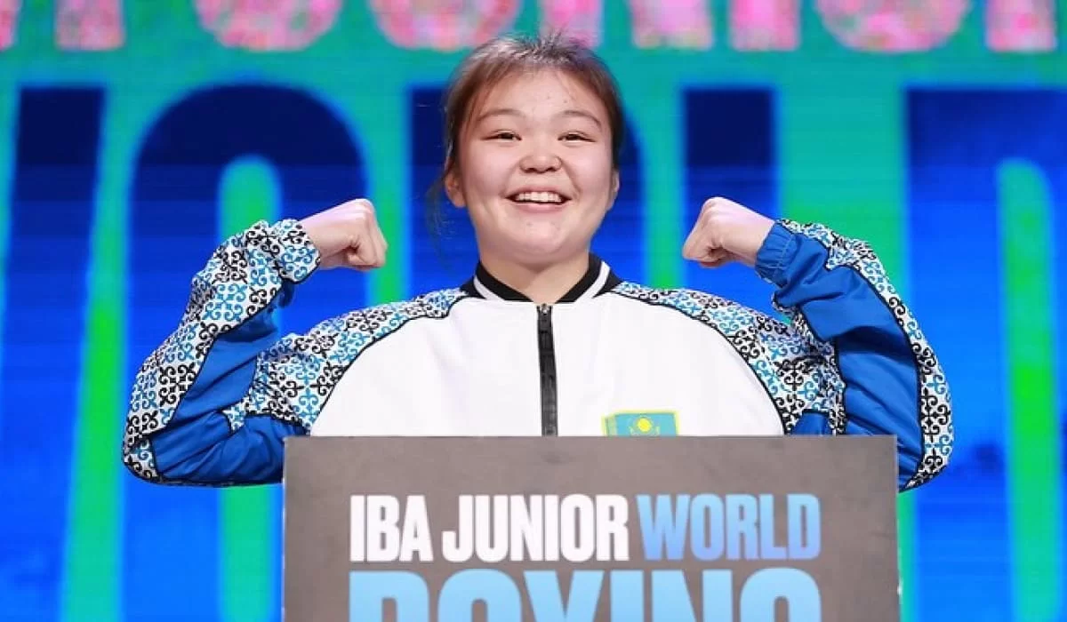 Қазақ қызы тарихи турнирде нокдаунмен сенімді жеңіске жетті (ВИДЕО)