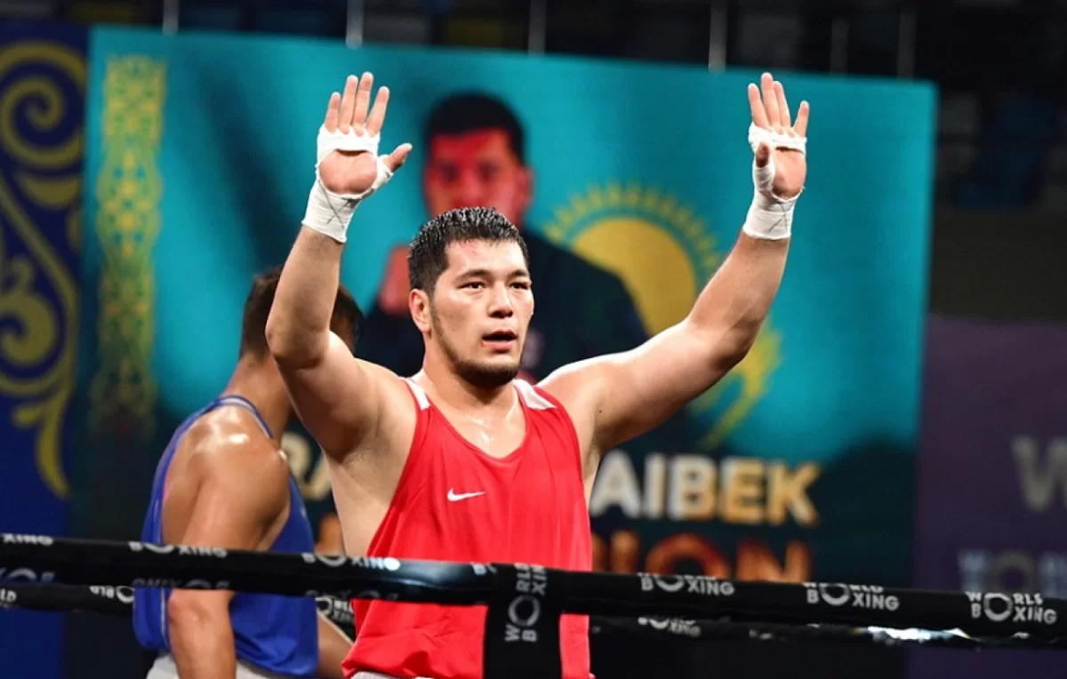 Қазақстандық боксшы Альваресті басып озды