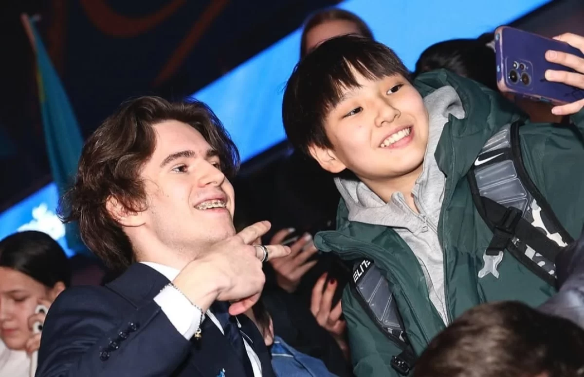 Михаил Шайдоров алматылықтарды бауырсақпен қуантты (ВИДЕО)