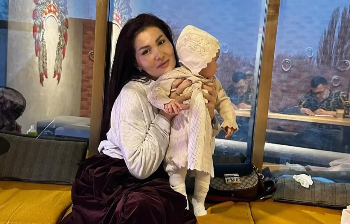 "Көлігінен 20 млн теңге қолды болды": адвокат Шавкат Рахмоновтың жұбайына қатысты даулы жағдайға пікір айтты