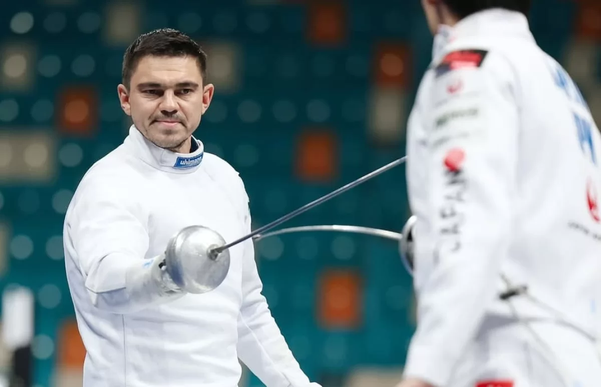 Руслан Құрбанов бір күнде екі Олимпиада чемпионын тізе бүктірді