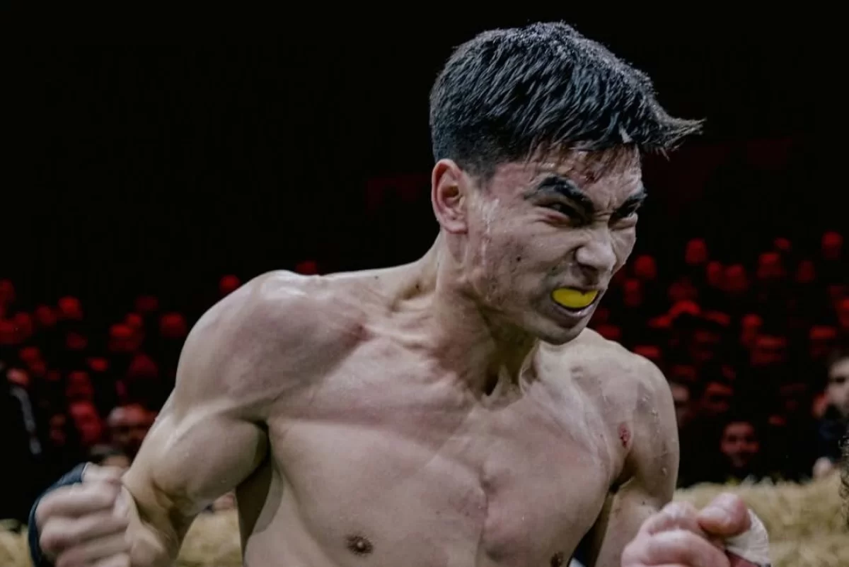 Қазақстандық файтер Ресейдегі турнирде нокаутпен жұртты таңғалдырды (ВИДЕО)