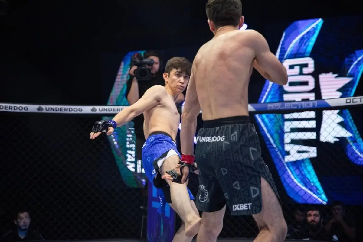 Нұрислам Рысбай толық үш раунд төбелескенімен жеңіс қарсыласқа берілді (ВИДЕО)