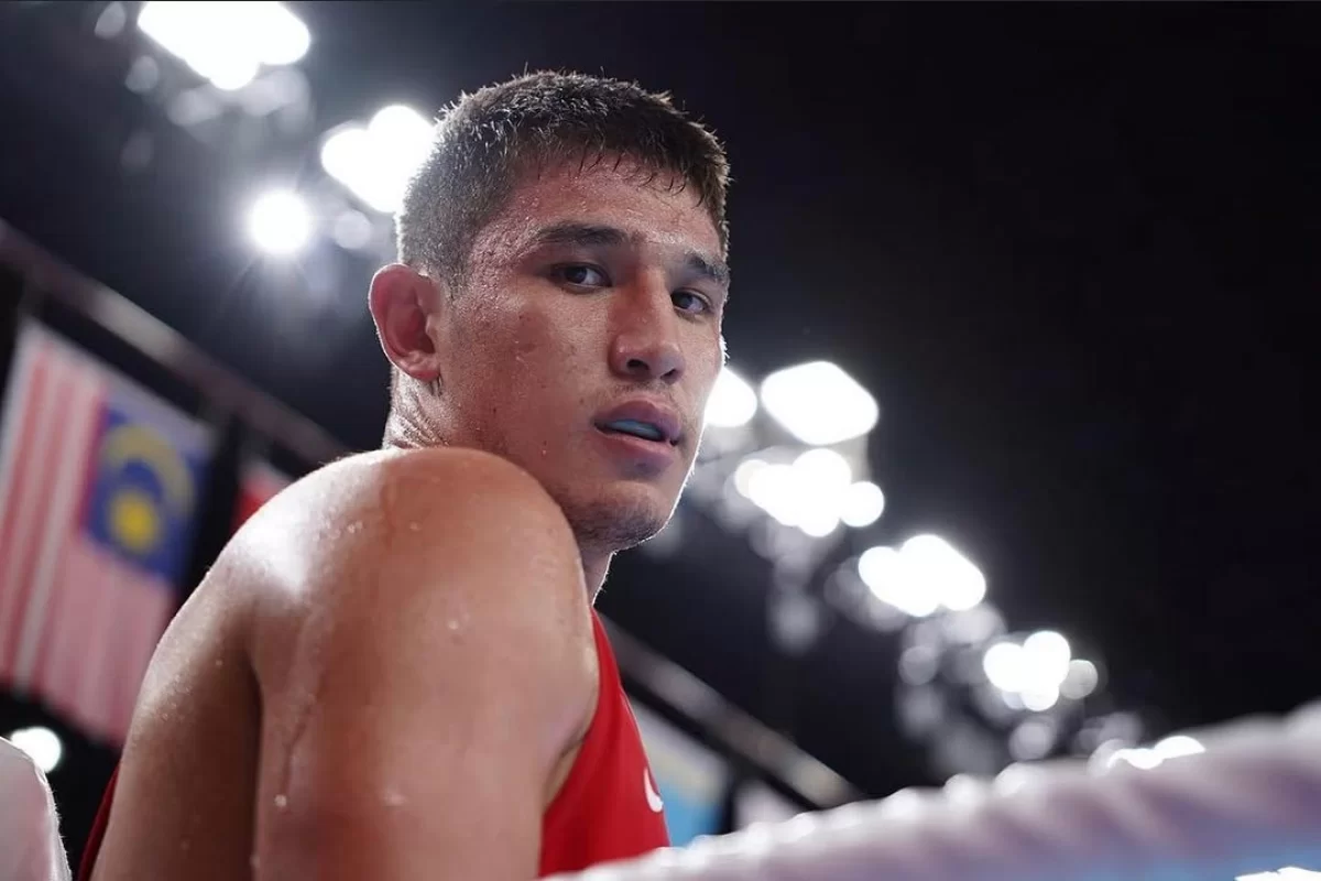 Азияның үш дүркін чемпионы нокдаунмен медаль жеңіп алды (ВИДЕО)