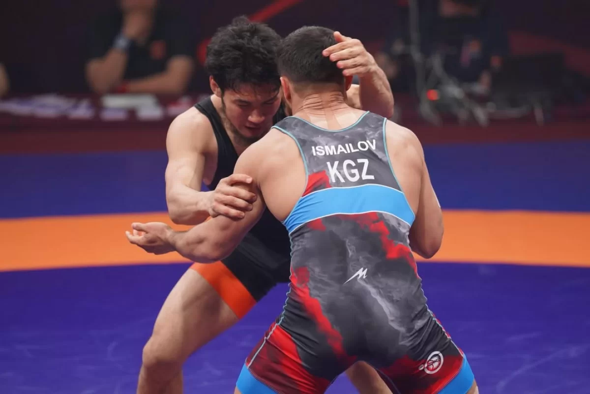 Қазақ балуаны қырғыздың мықтысын жеңді (ВИДЕО)