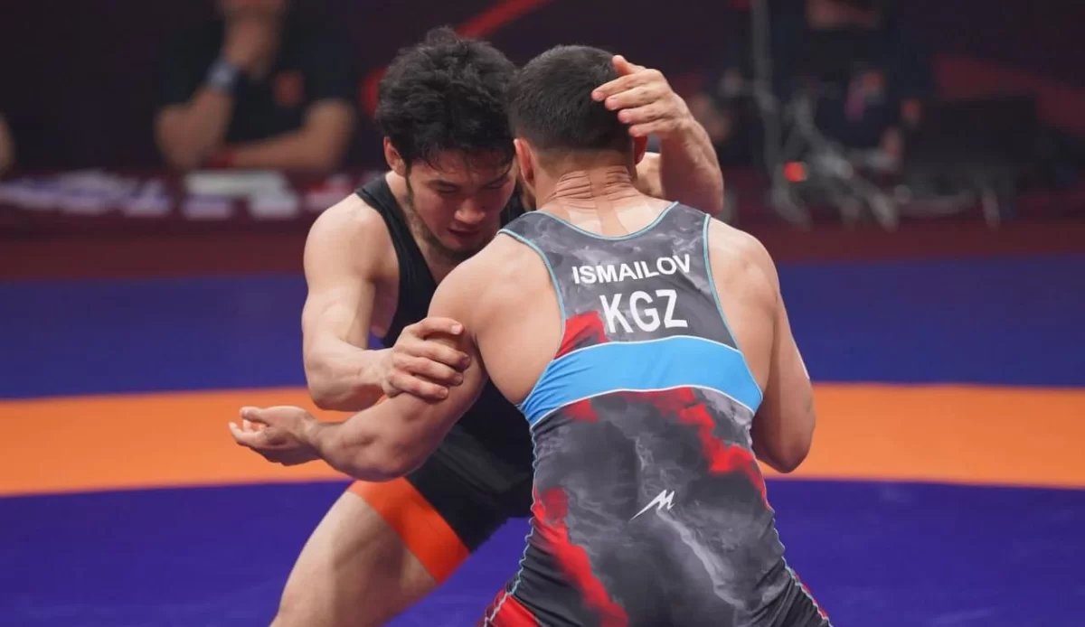 Алматбек Аманбек Азия чемпионатында сенсация жасады (ВИДЕО)
