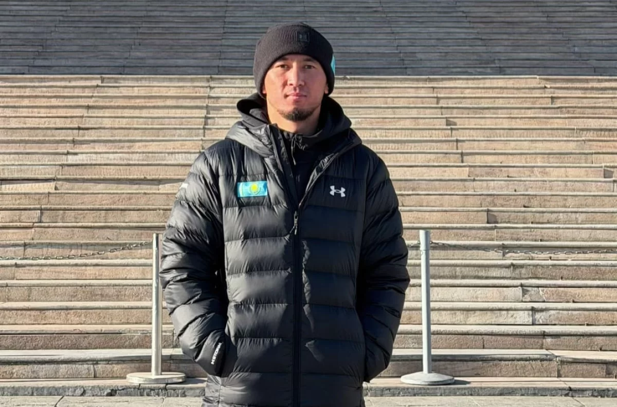 Махмұд Сабырхан Азия чемпионына 500 мың теңге "көрімдік" берді (ВИДЕО)