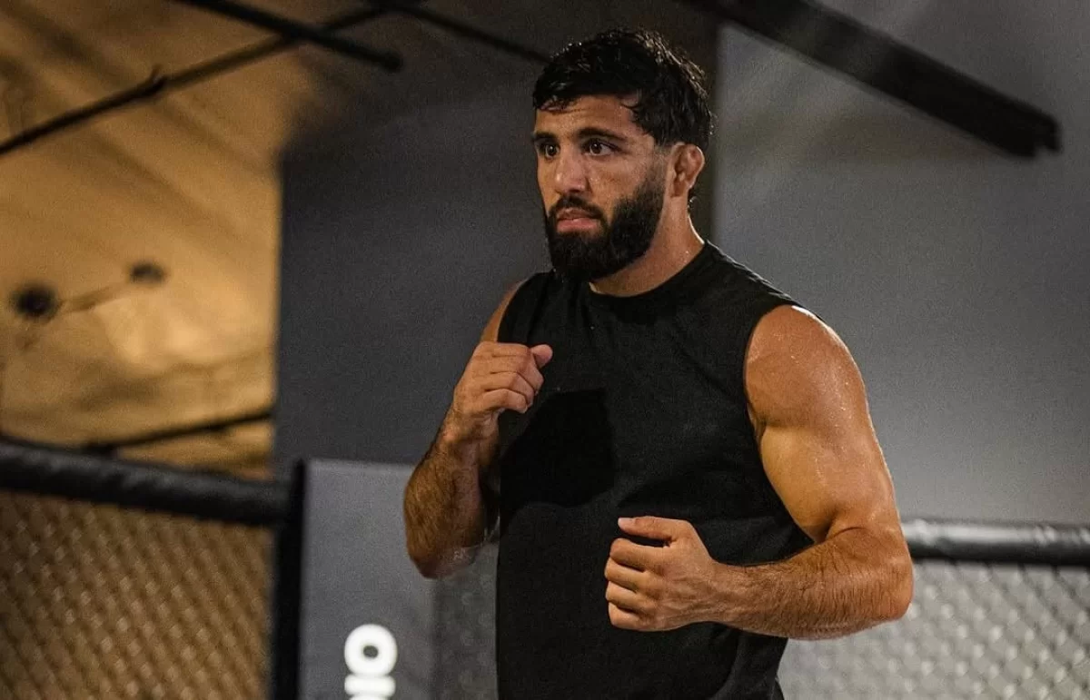 Арман Царукян жаттығуда GGG-ды құлатты (ВИДЕО)