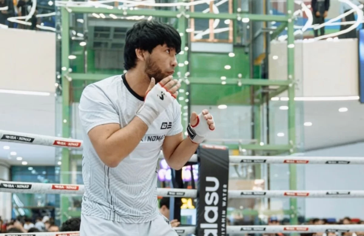 Қазақстан — Өзбекстан жекпе-жегі төрешілер шешімімен аяқталды (ВИДЕО)